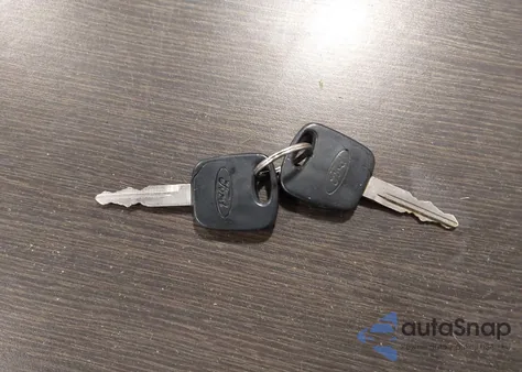 2002 Ford F-150 Lariat/Xlt z USA, uszkodzony, nr VIN 1FTRW08L12KB70492